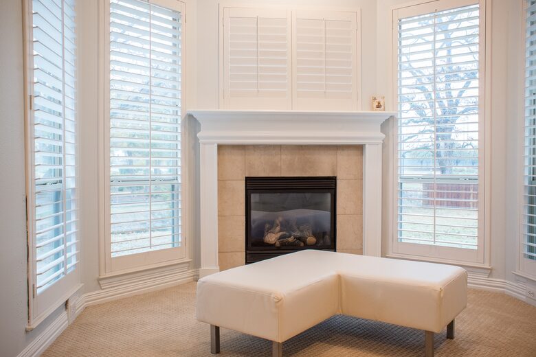 Home exchange in Farmers Branch TX, master bedroom with fireplace