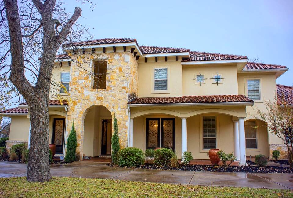Home exchange in Farmers Branch TX, 4 bed 5 bath sleeps 8