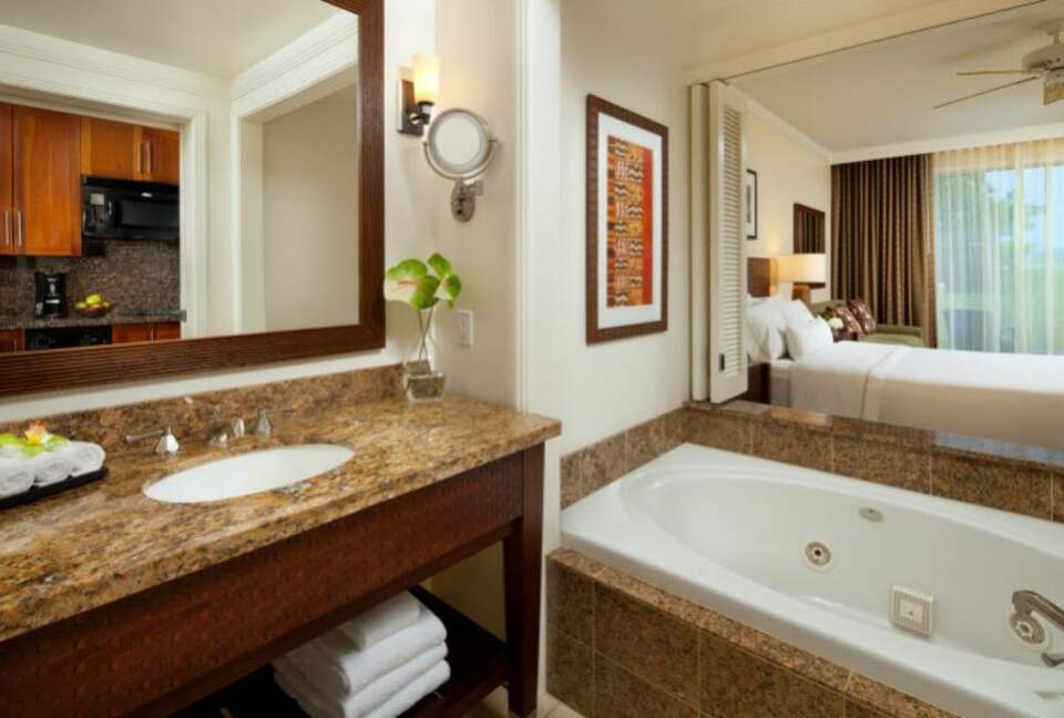 Home exchange in Kaua'i HI, Heavenly Bath® with whirlpool tub