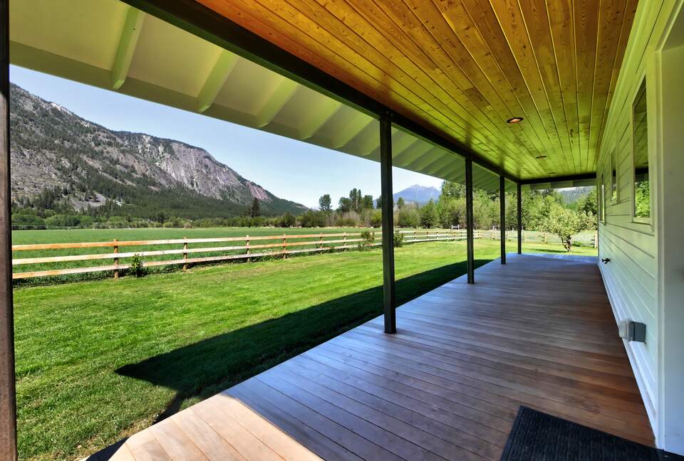 Home exchange in Winthrop WA with wraparound porch