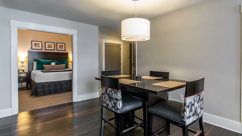 Home exchange, the Studio Homes at Ellis Square, dining area