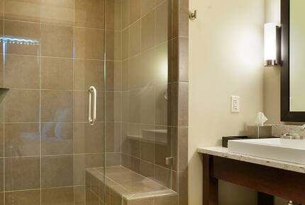 Home exchange, the Studio Homes at Ellis Square, 2 bedroom bathroom