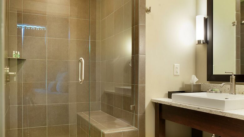 Home exchange, the Studio Homes at Ellis Square, 2 bedroom bathroom