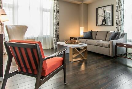 Home exchange, the Studio Homes at Ellis Square, living room