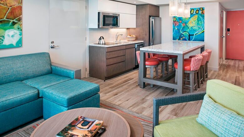 Home exchange in Cancun, lagoon view 2 bedroom villa living area