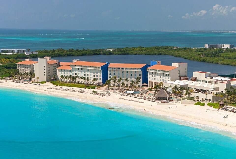 Home exchange in Cancun, aerial view of The Westin Resort & Spa