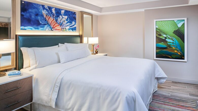 Home exchange in Cancun, lagoon view 2 bedroom villa guest bedroom