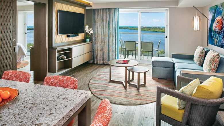 Home exchange in Cancun, lagoon view 2 bedroom villa living area