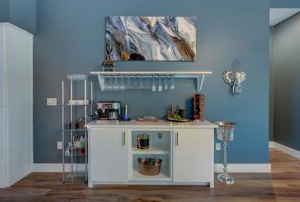 Home exchange in Spicewood TX with a coffee and espresso bar