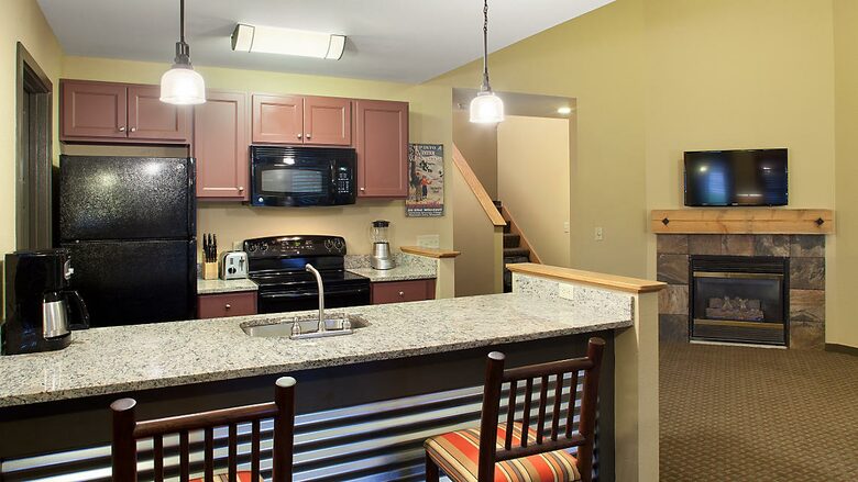 Home exchange in Wisconsin Dells, 2 bedroom deluxe timber kitchen