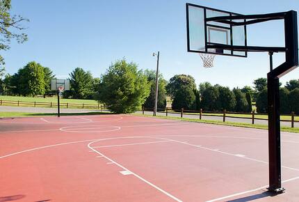 Home exchange at Christmas Mountain Village with basketball court