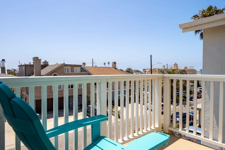 Home exchange in Oxnard CA, master private deck