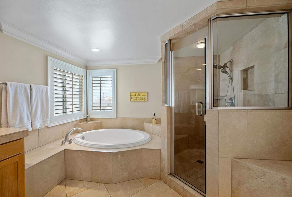 Home exchange in Oxnard CA, master bathroom with walk-in shower