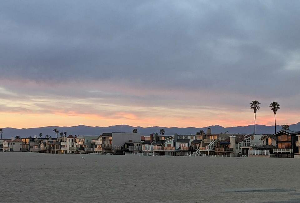 Home exchange in Oxnard CA, the beach at sunset