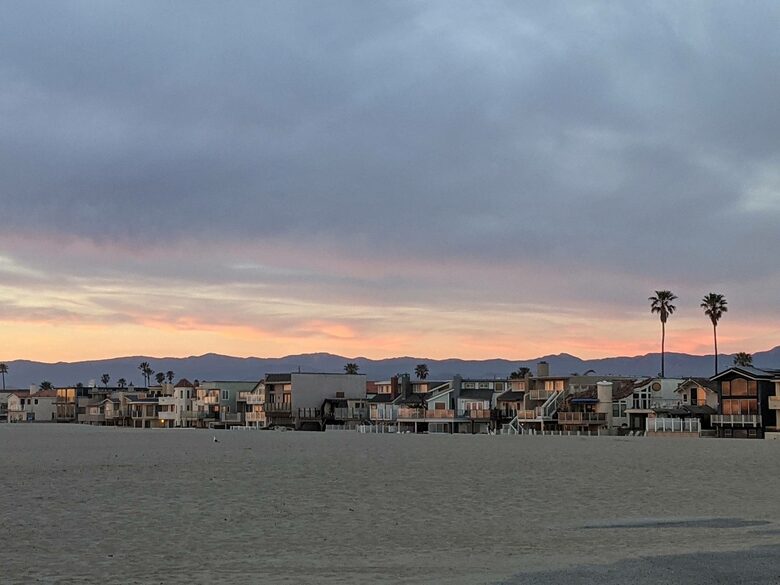 Home exchange in Oxnard CA, the beach at sunset