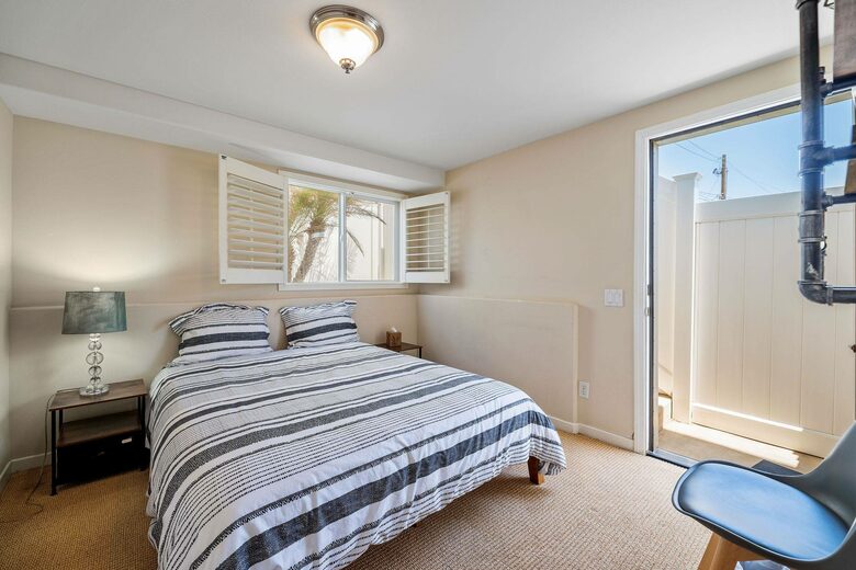 Home exchange in Oxnard CA, guest bedroom open to private patio