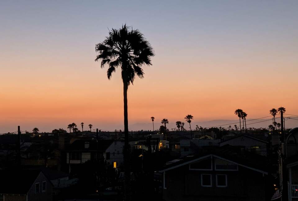 Home exchange in Oxnard CA, rooftop views at sunset