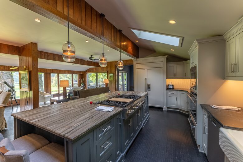 North Carolina Gem Overlooking 18th Green at Hound Ears Country Club - Boone, North Carolina