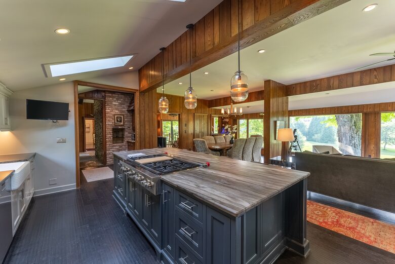 North Carolina Gem Overlooking 18th Green at Hound Ears Country Club - Boone, North Carolina