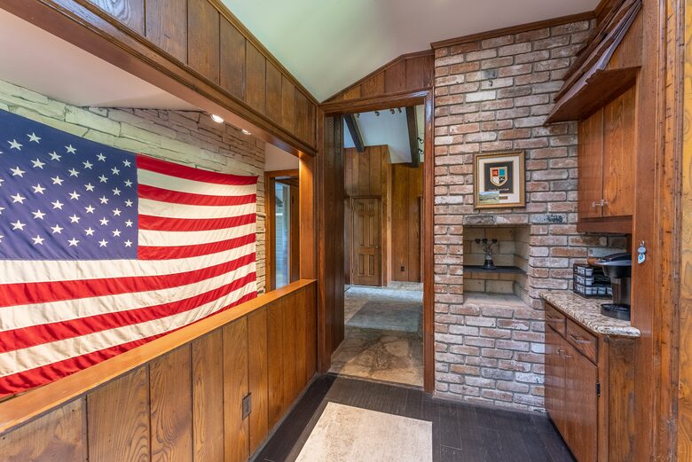 North Carolina Gem Overlooking 18th Green at Hound Ears Country Club - Boone, North Carolina