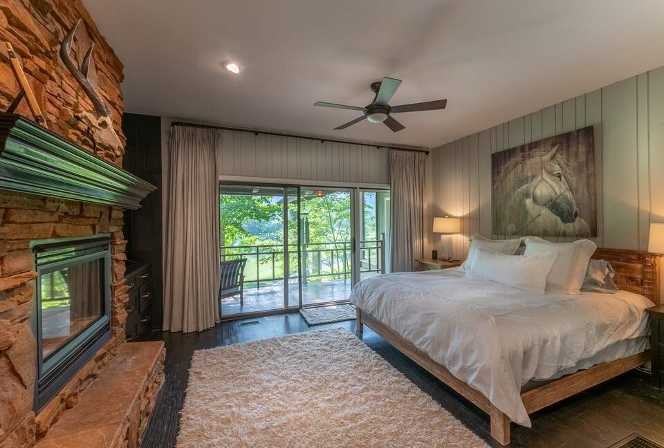 North Carolina Gem Overlooking 18th Green at Hound Ears Country Club - Boone, North Carolina