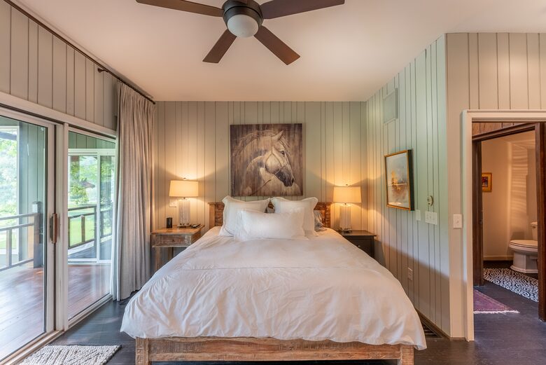 North Carolina Gem Overlooking 18th Green at Hound Ears Country Club - Boone, North Carolina