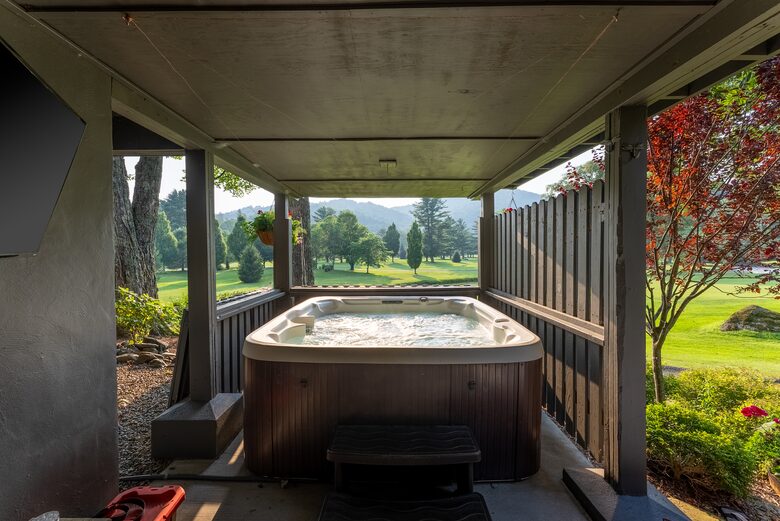 North Carolina Gem Overlooking 18th Green at Hound Ears Country Club - Boone, North Carolina