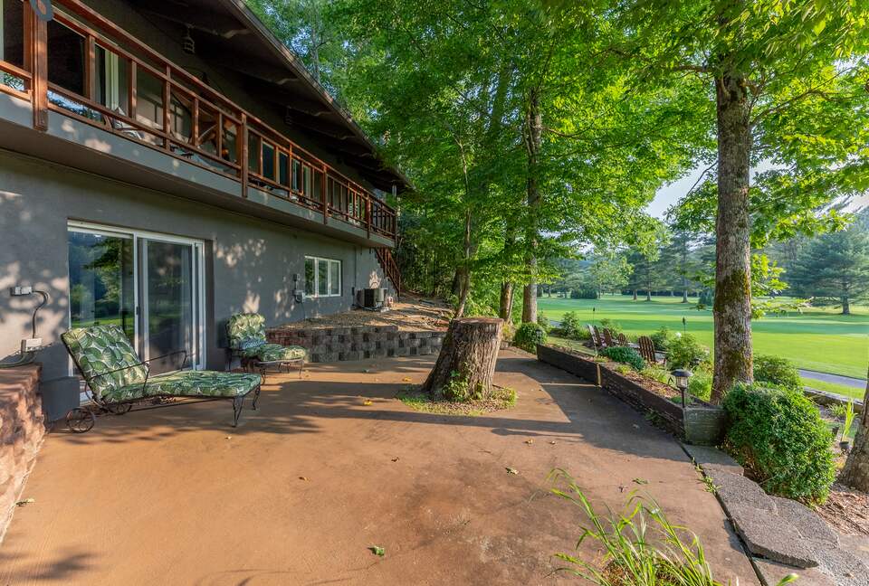 North Carolina Gem Overlooking 18th Green at Hound Ears Country Club - Boone, North Carolina