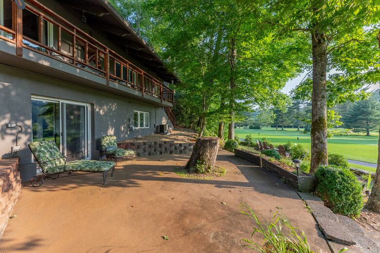 North Carolina Gem Overlooking 18th Green at Hound Ears Country Club - Boone, North Carolina