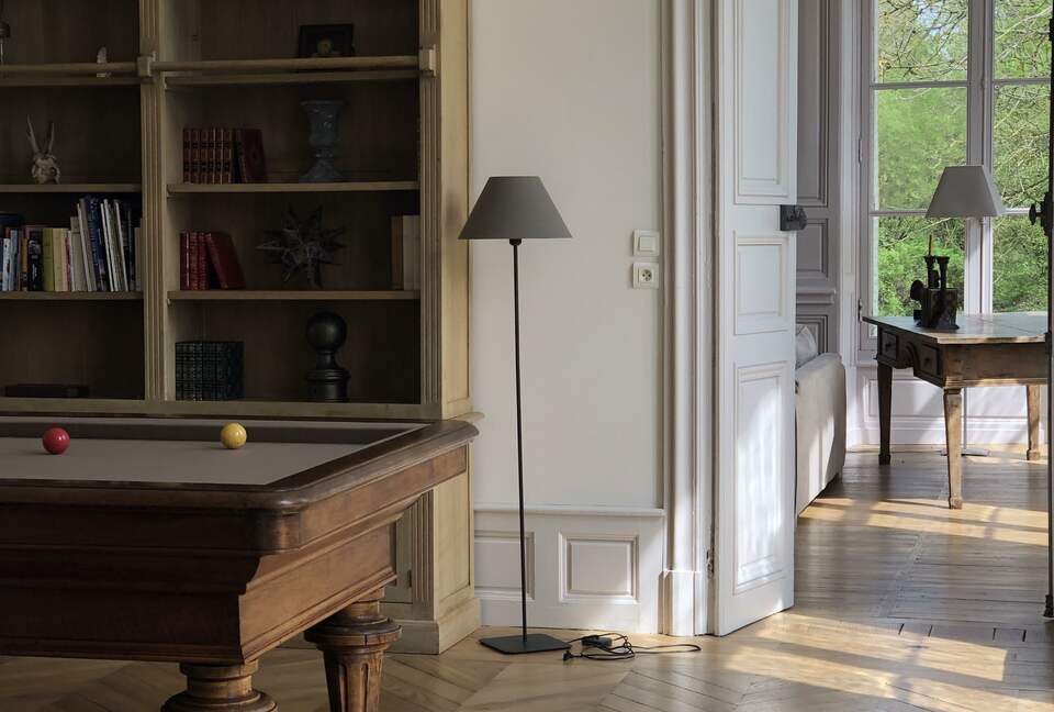 Château d'Isle-sur-Marne (R) - Isle sur Marne, France