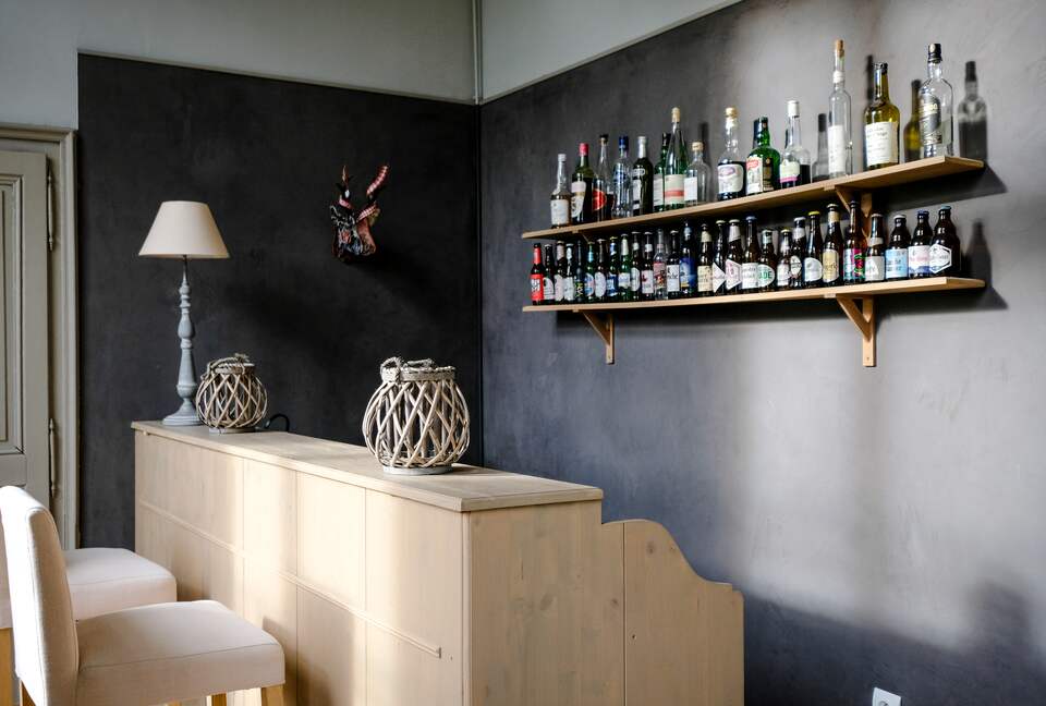 Château d'Isle-sur-Marne (R) - Isle sur Marne, France