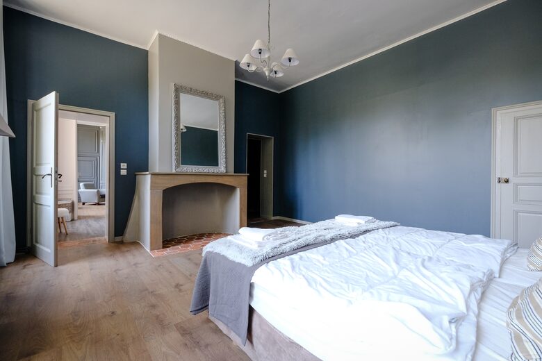 Château d'Isle-sur-Marne (R) - Isle sur Marne, France