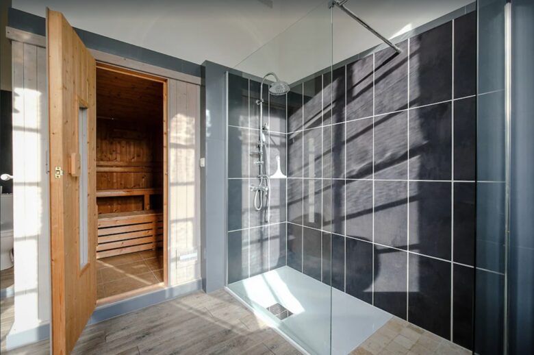 Château d'Isle-sur-Marne (R) - Isle sur Marne, France