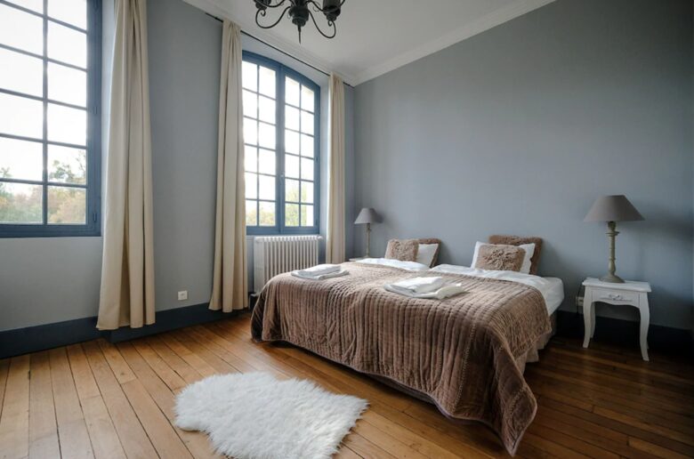 Château d'Isle-sur-Marne (R) - Isle sur Marne, France