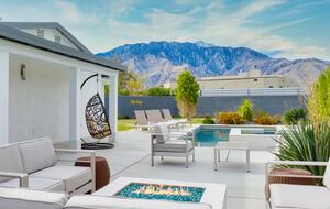 Villa Valija with Chef's Kitchen, Pool & Hot Tub - Palm Springs, California