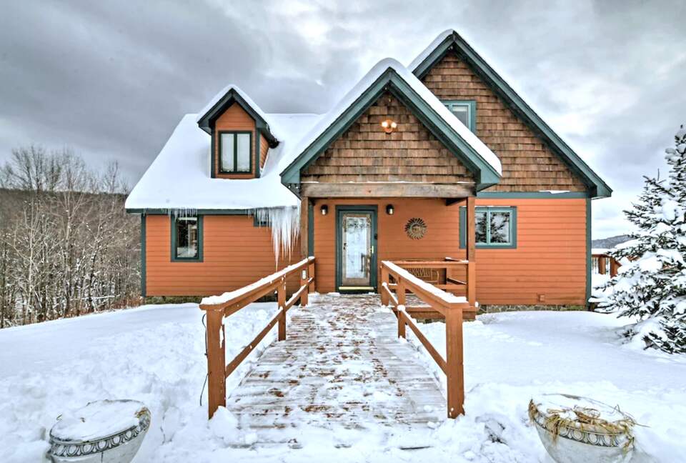 Mountain Top Chalet Getaway - Ellicottville, New York