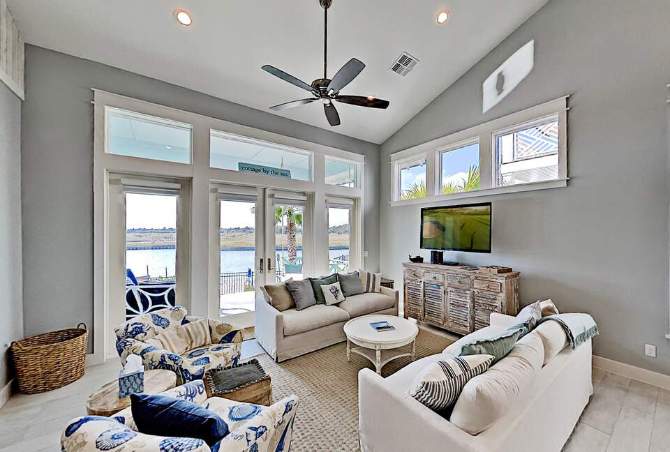 Cottage by The Sea | Private Dock, Fishing Pier - Rockport, Texas