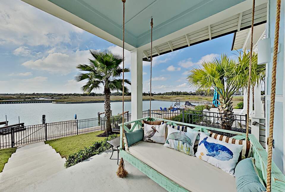 Cottage by The Sea | Private Dock, Fishing Pier - Rockport, Texas