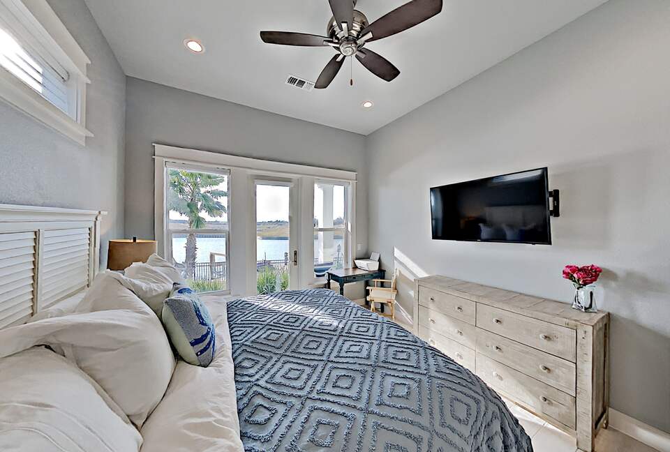 Cottage by The Sea | Private Dock, Fishing Pier - Rockport, Texas