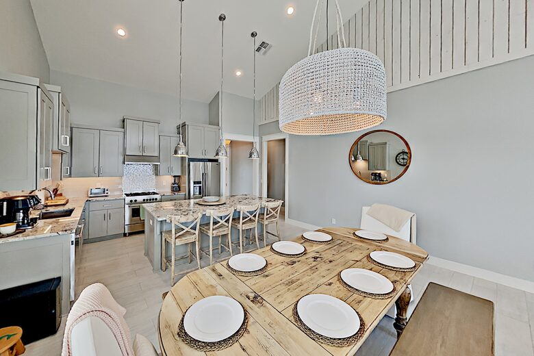 Cottage by The Sea | Private Dock, Fishing Pier - Rockport, Texas