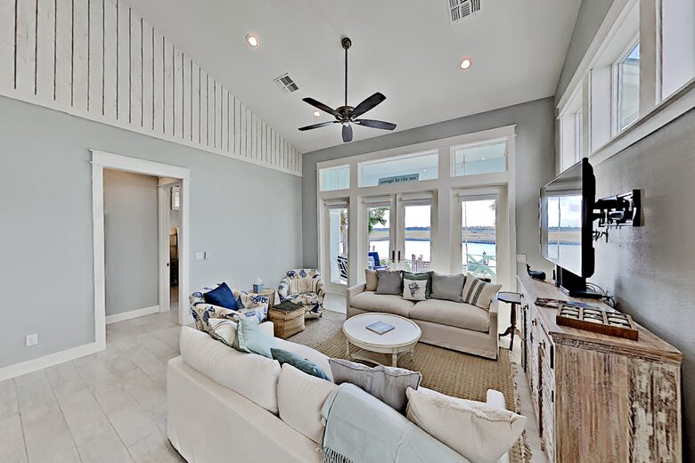 Cottage by The Sea | Private Dock, Fishing Pier - Rockport, Texas