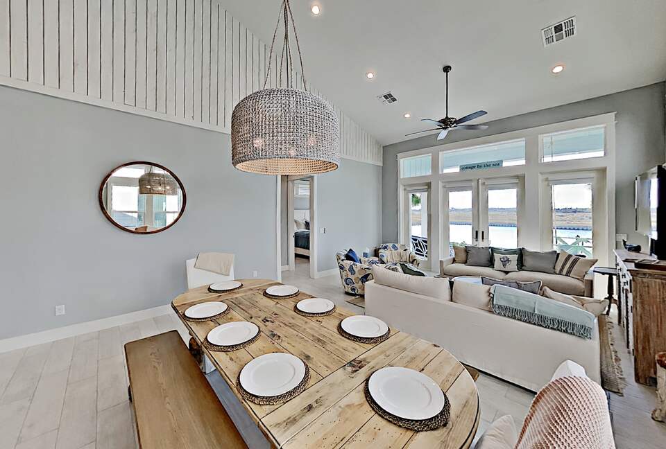 Cottage by The Sea | Private Dock, Fishing Pier - Rockport, Texas