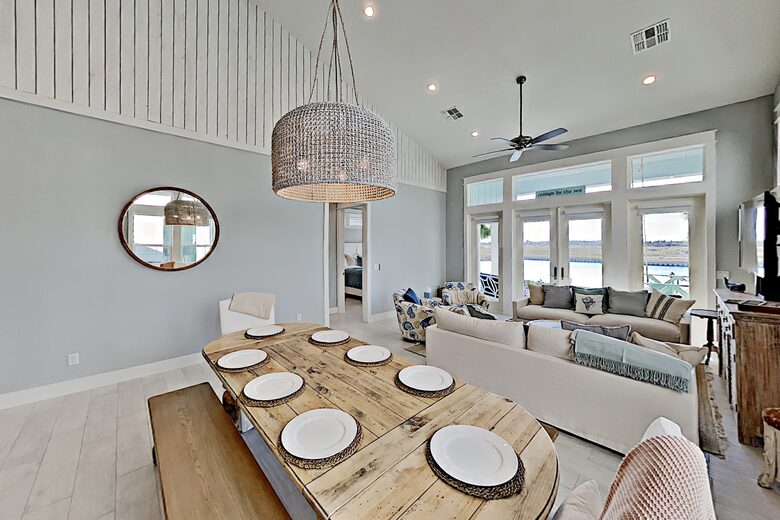 Cottage by The Sea | Private Dock, Fishing Pier - Rockport, Texas