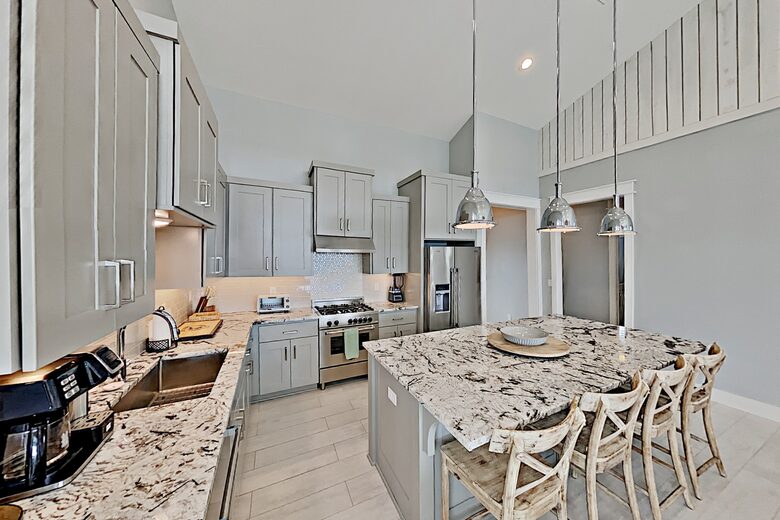 Cottage by The Sea | Private Dock, Fishing Pier - Rockport, Texas