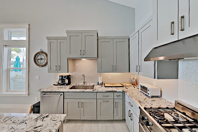 Cottage by The Sea | Private Dock, Fishing Pier - Rockport, Texas