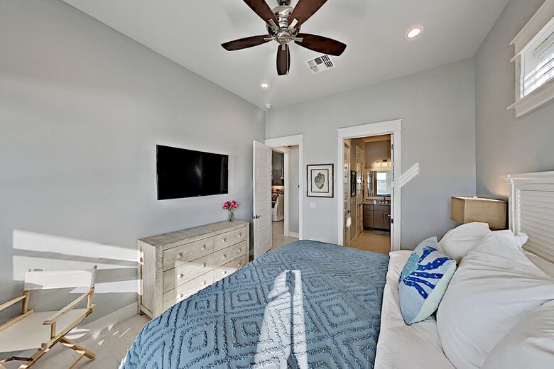 Cottage by The Sea | Private Dock, Fishing Pier - Rockport, Texas