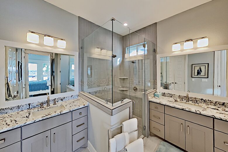 Cottage by The Sea | Private Dock, Fishing Pier - Rockport, Texas