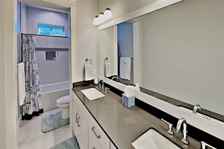 Cottage by The Sea | Private Dock, Fishing Pier - Rockport, Texas