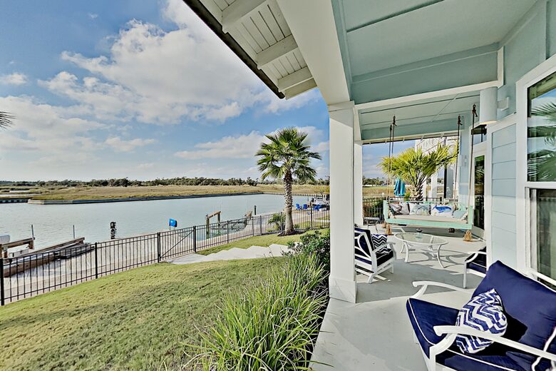 Cottage by The Sea | Private Dock, Fishing Pier - Rockport, Texas