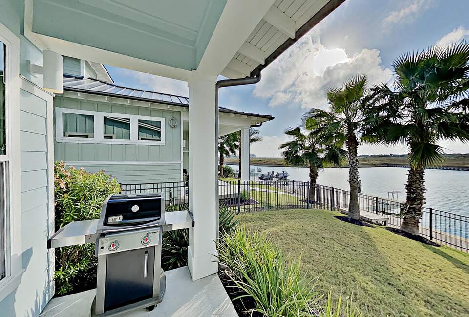 Cottage by The Sea | Private Dock, Fishing Pier - Rockport, Texas